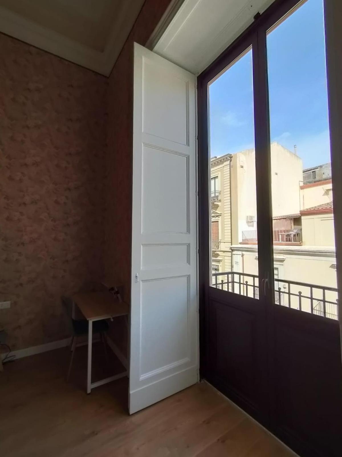 Hibiscus - Etnea Rooms Katania Zewnętrze zdjęcie