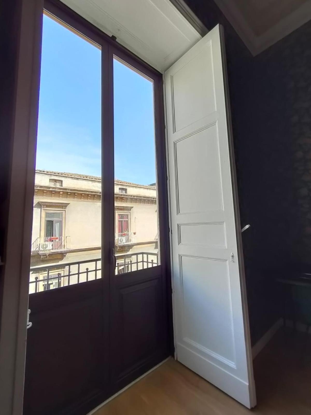 Hibiscus - Etnea Rooms Katania Zewnętrze zdjęcie
