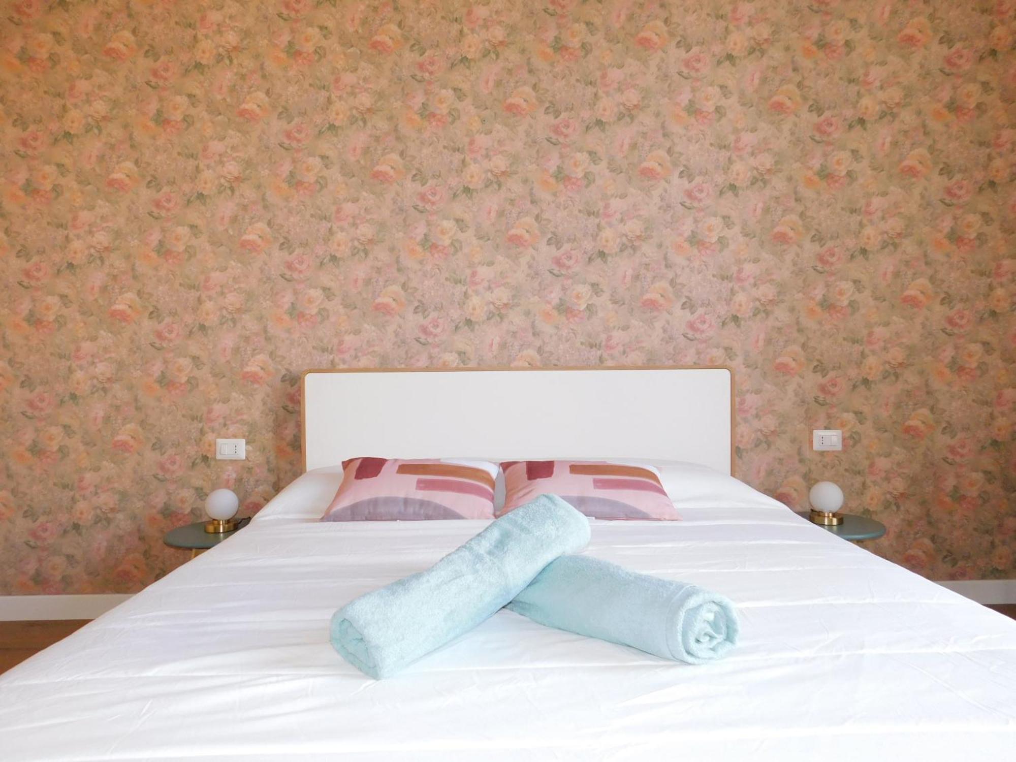 Hibiscus - Etnea Rooms Katania Zewnętrze zdjęcie